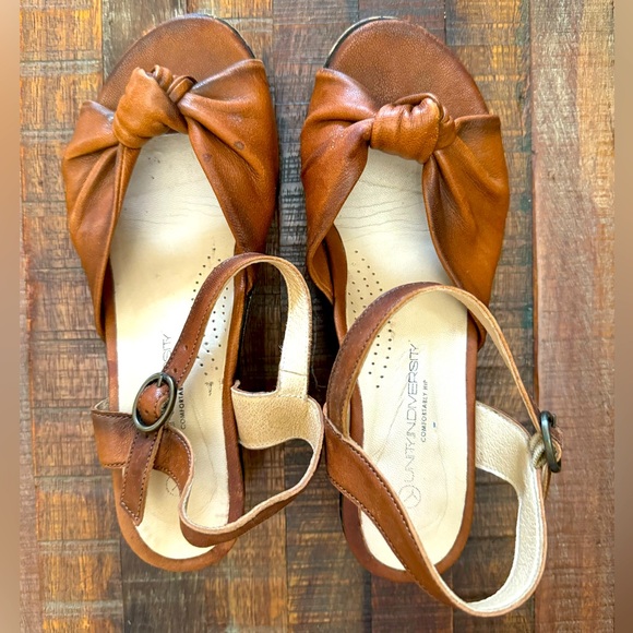 Unity In Diversity Leather Sandals - Picture 3 of 14